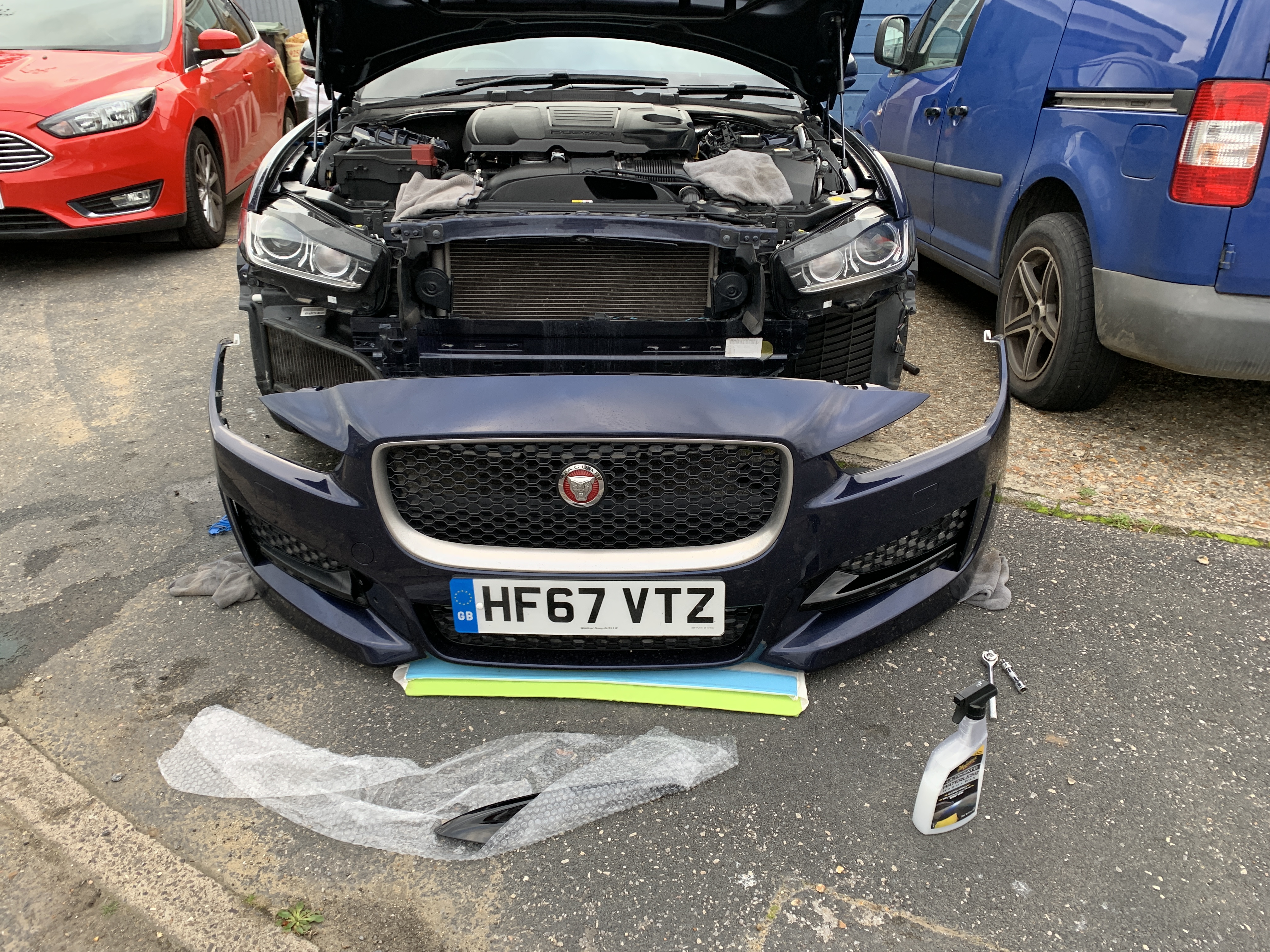 jaguar xe front grill