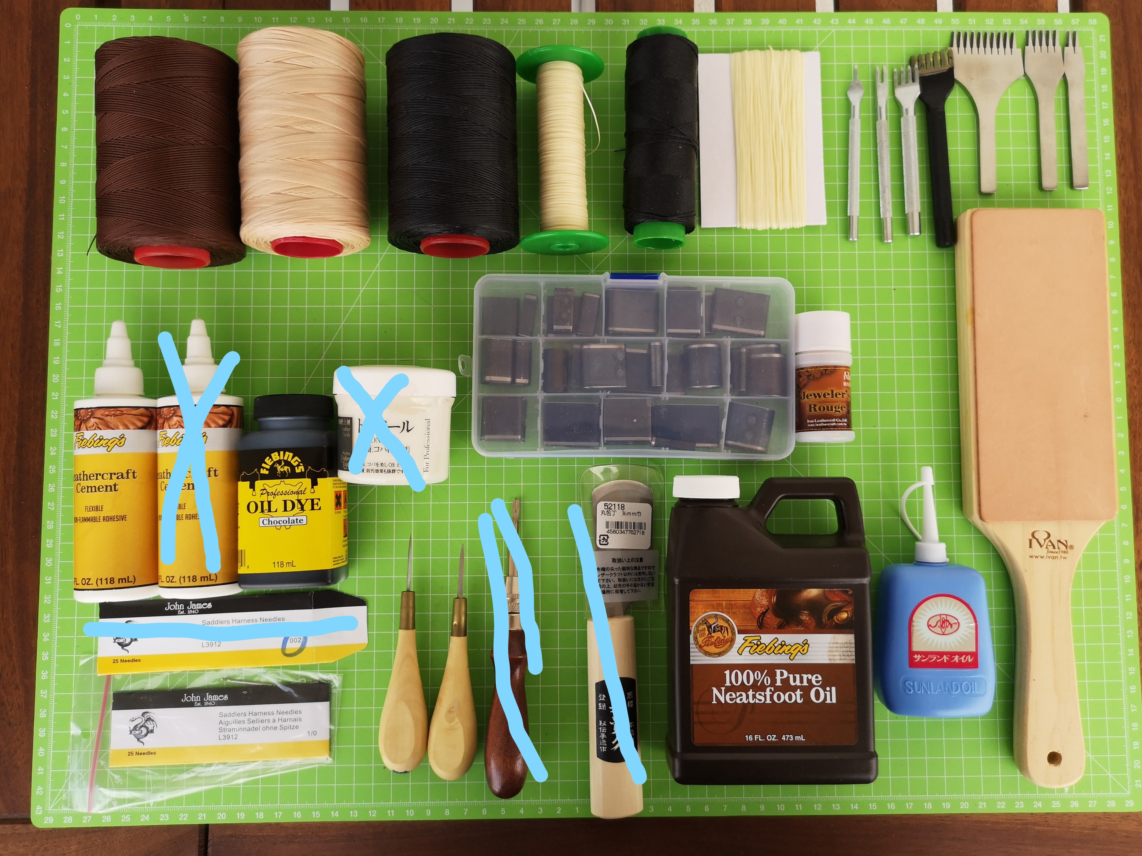 [EU] Tools, supplies, hardware and leather pieces to sell and give away