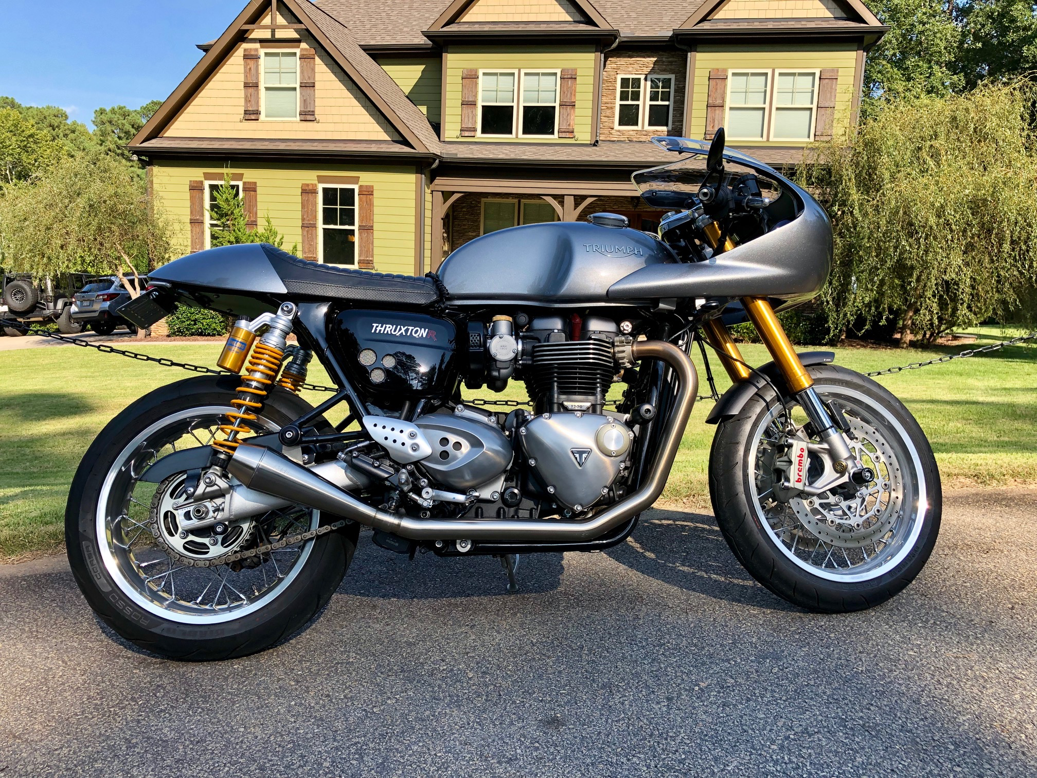 triumph thruxton r parts