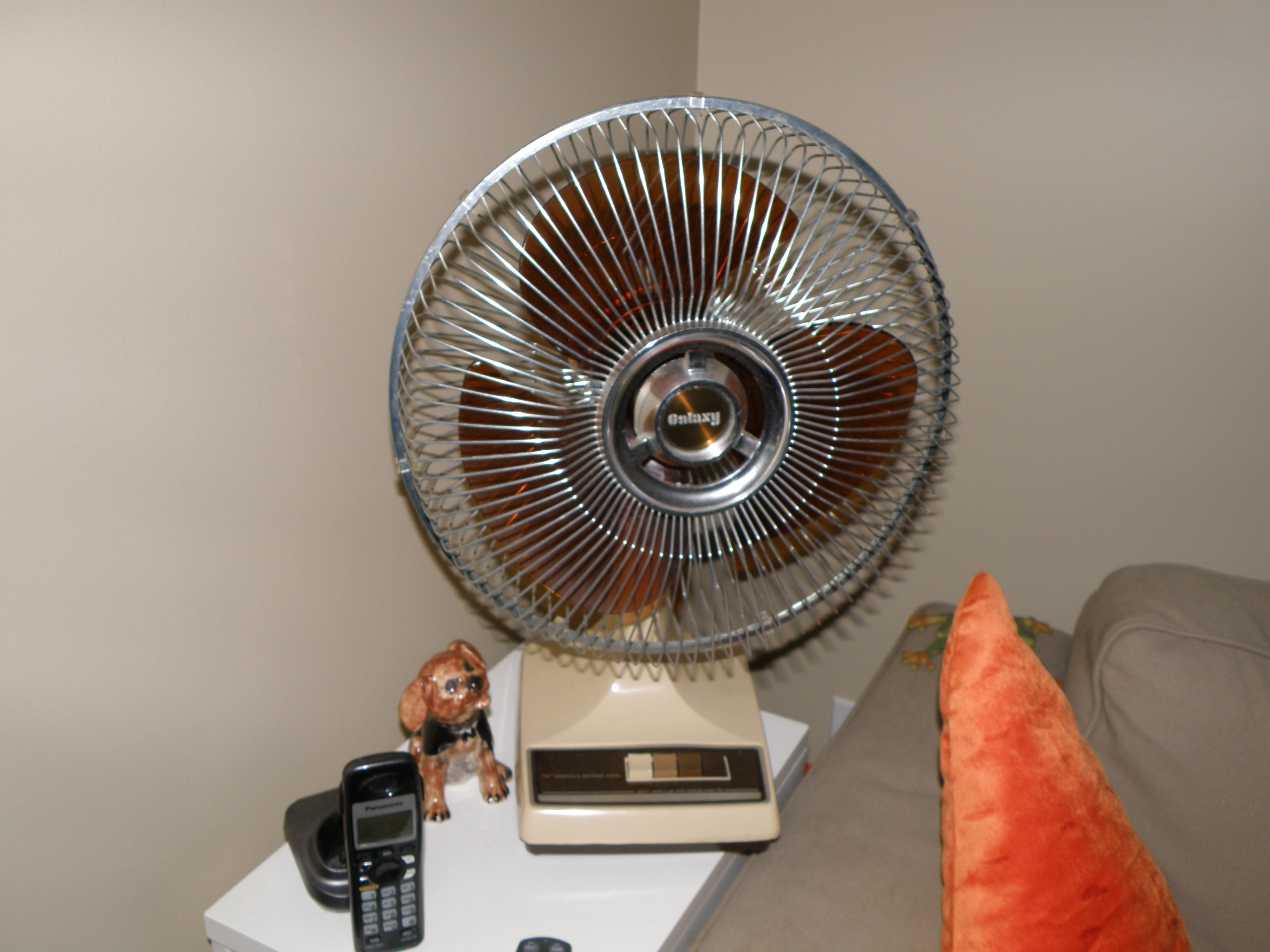 Corner Doorway Fan - BROWN