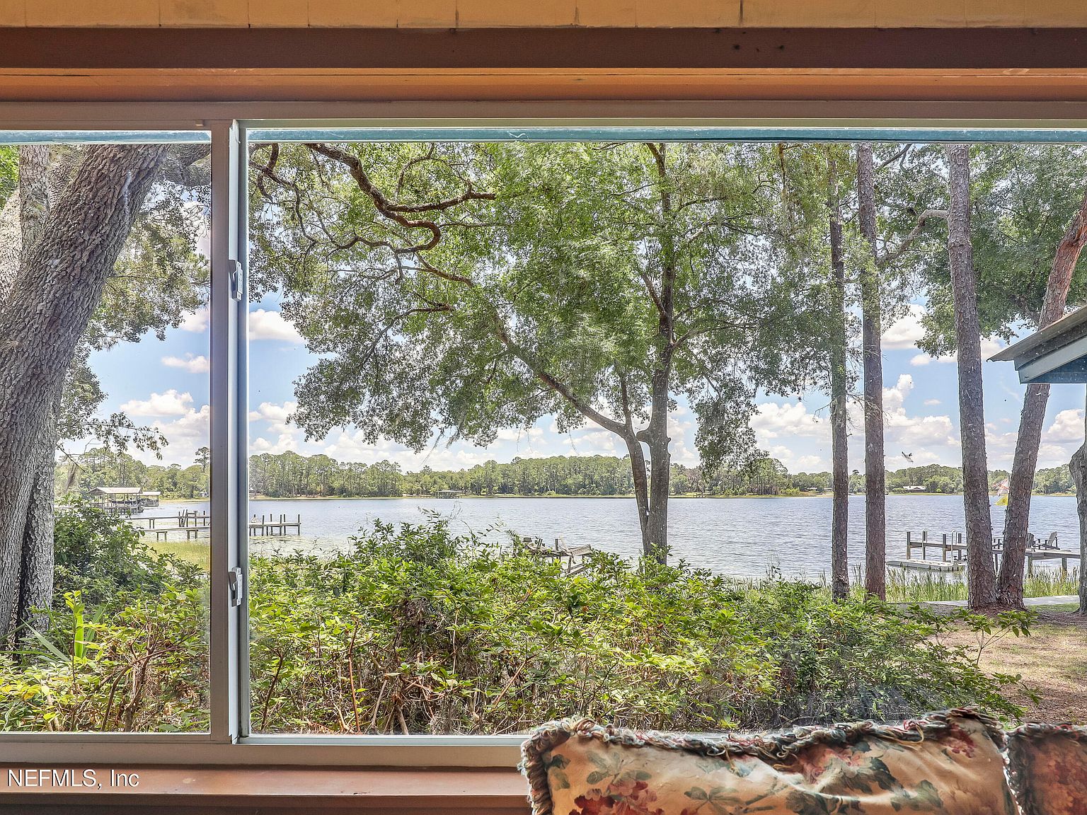 LAKEVIEWFROMLIVINGRO.jpg