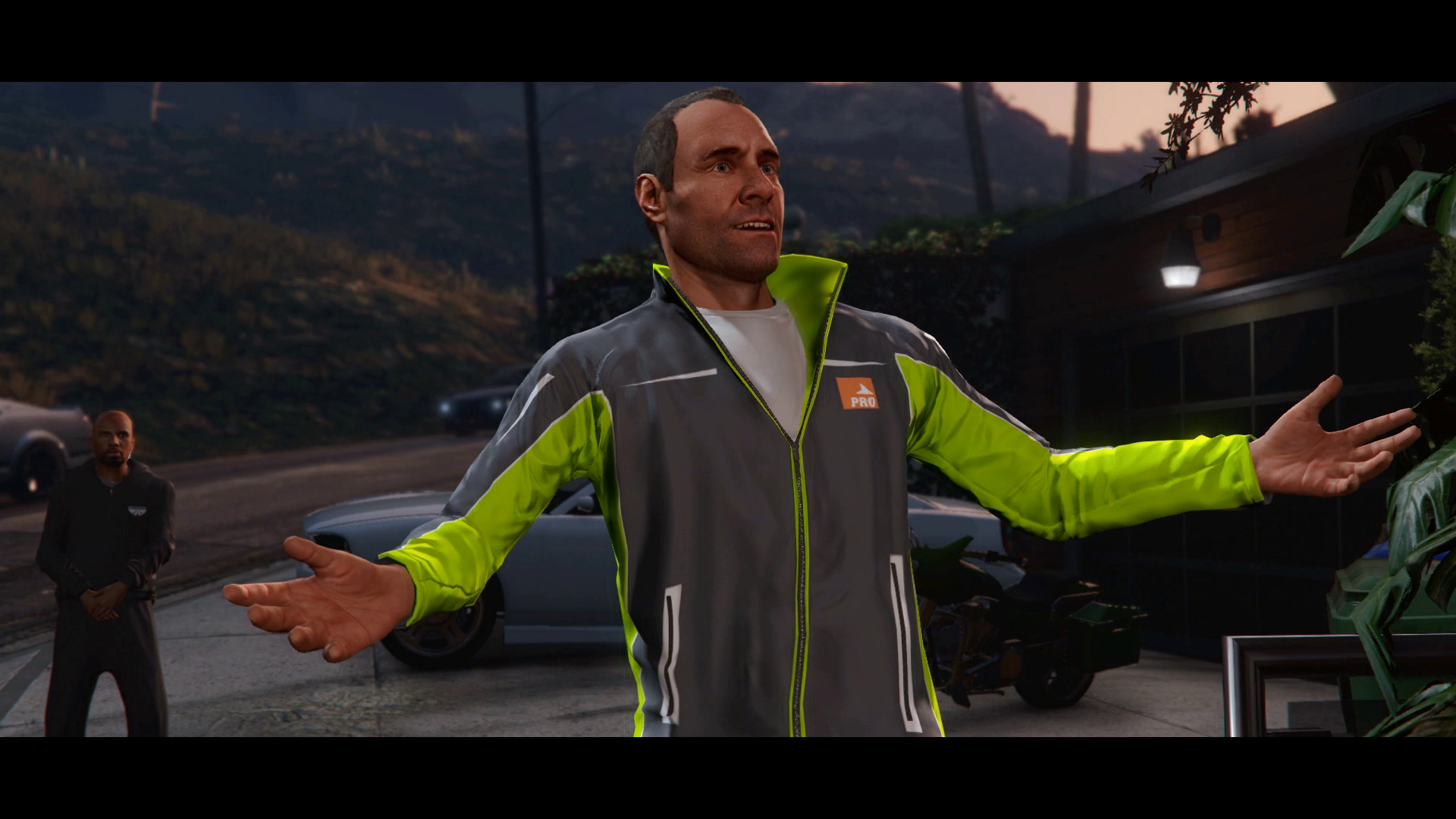 what is the difference in grand theft auto 5 premium online edition and regular grand theft auto 5