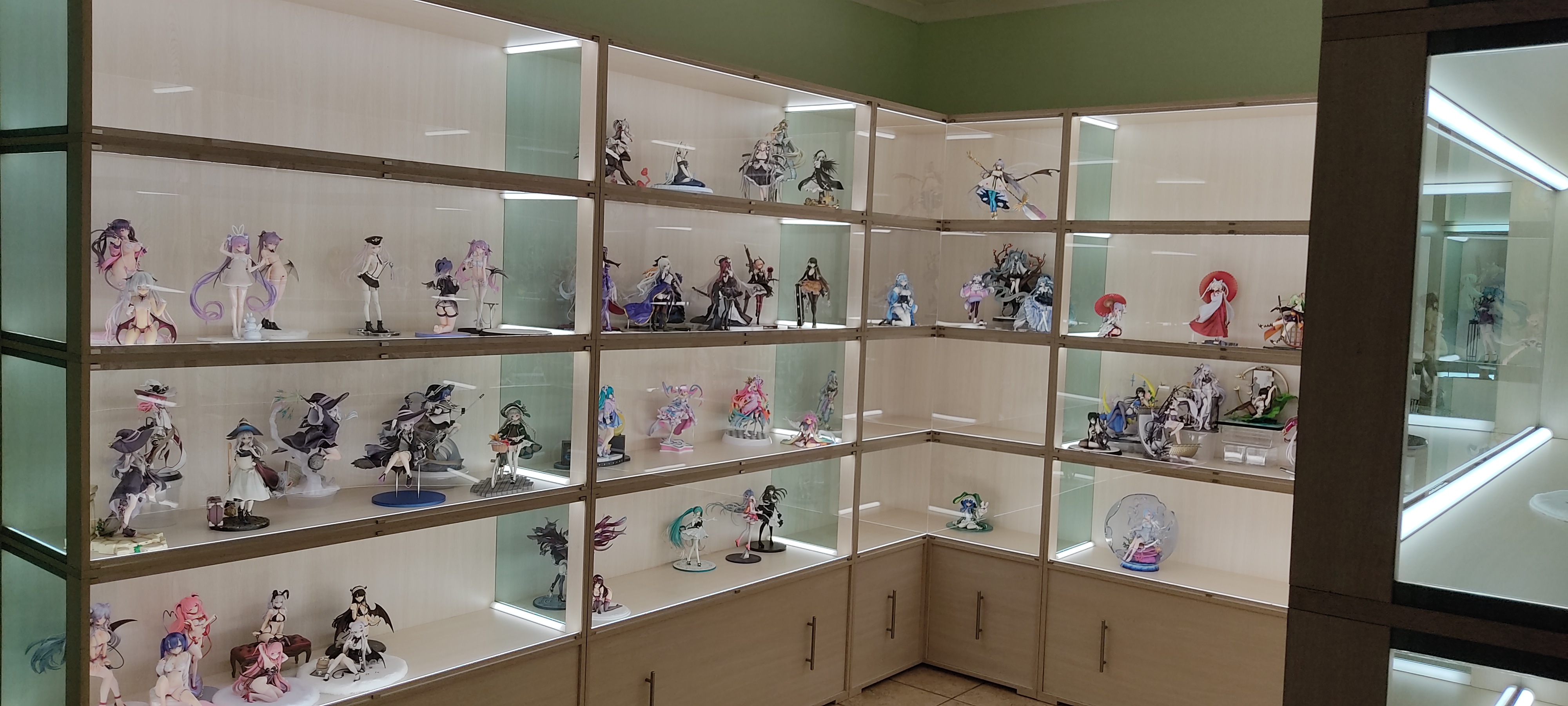 Figure Display Rack Customize Custom display is done... — MyFigureCollection.net