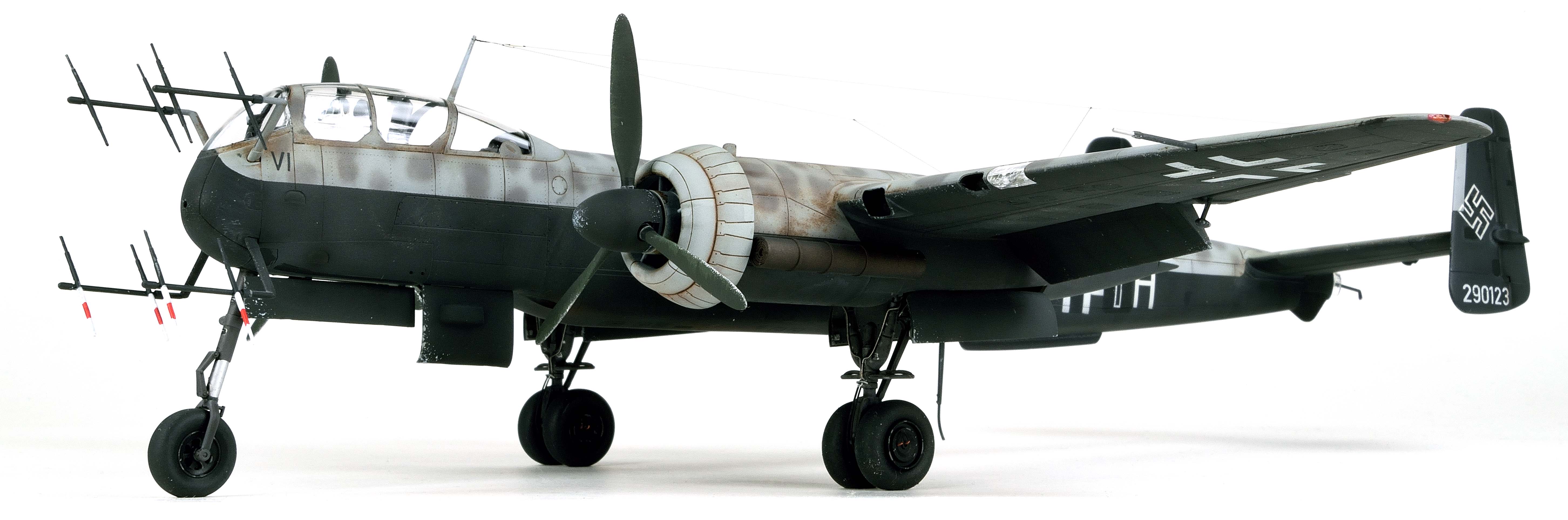 He21913.jpg