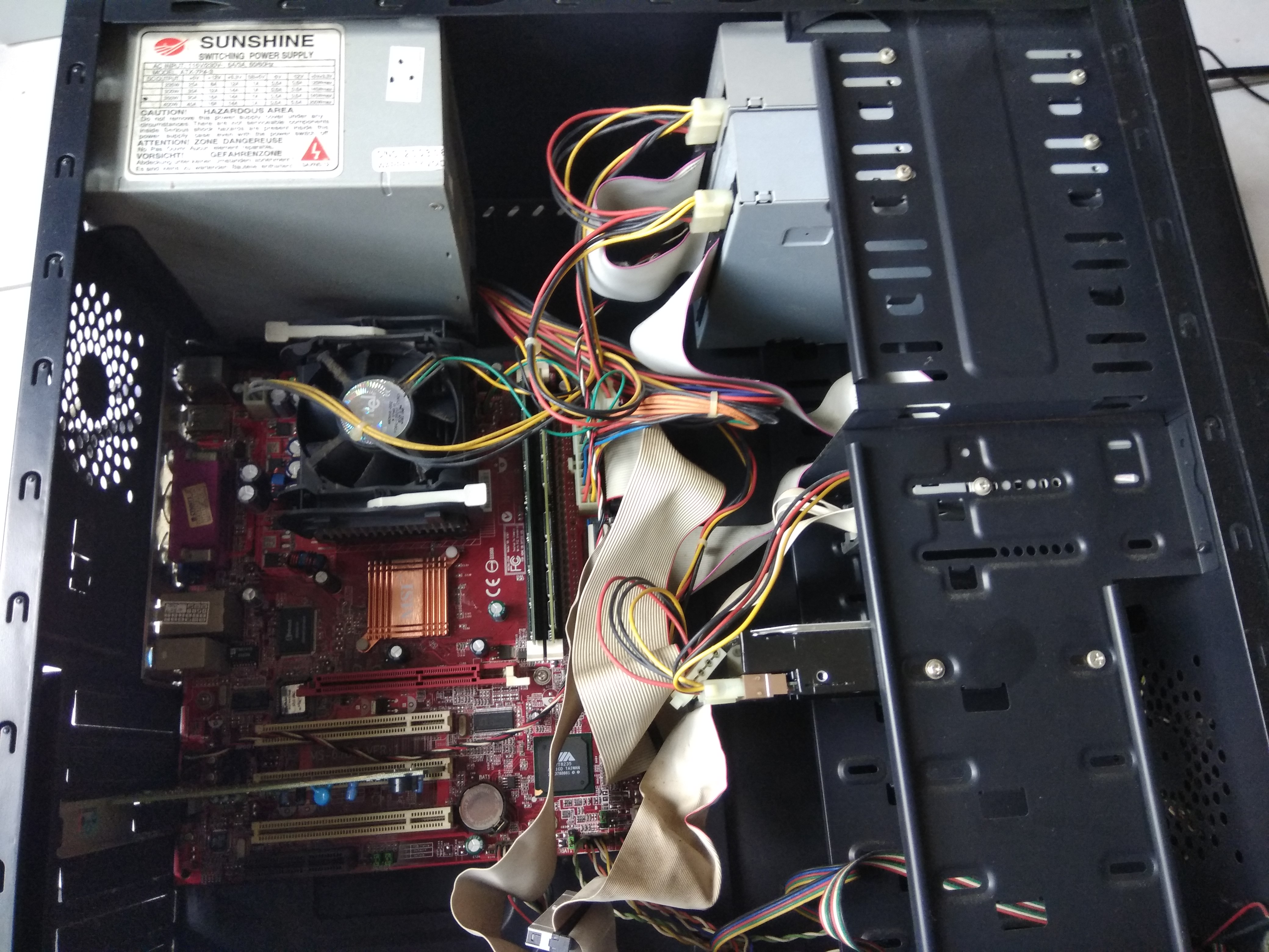 [SOLD]Pentium 4 2.4Ghz desktop