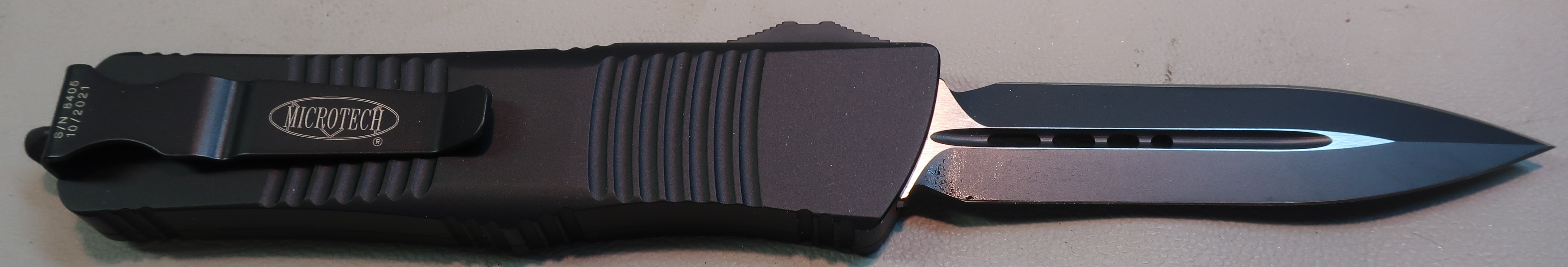kniferight.jpg