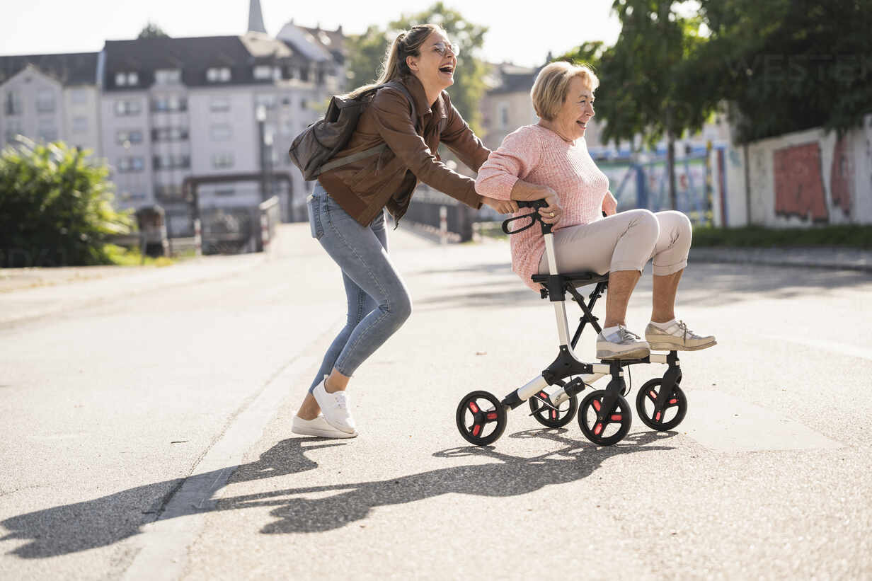 Gegenstände, die Senioren helfen