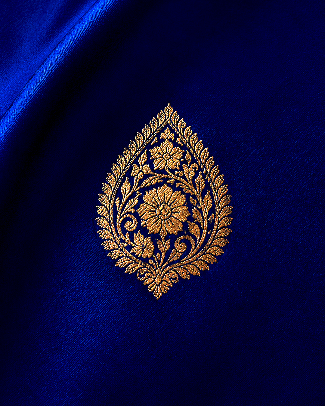 Zari weave detail