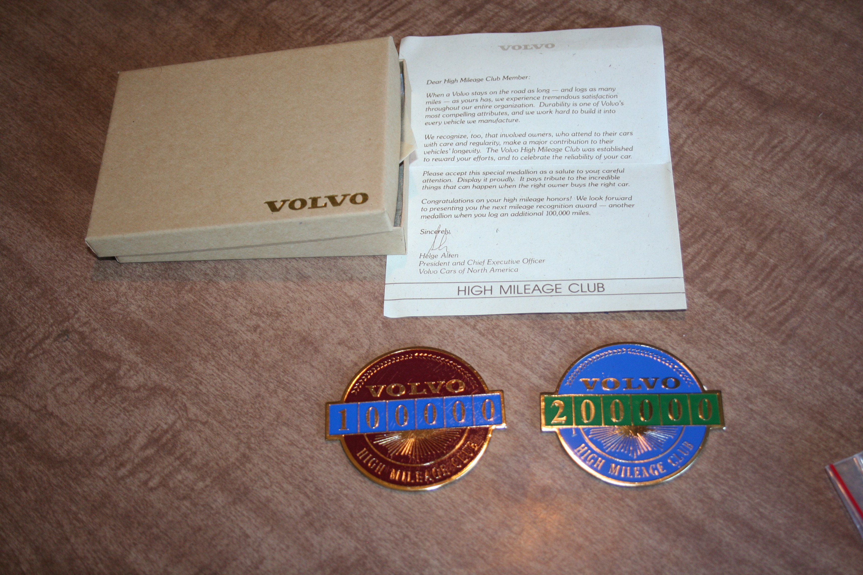 Volvo 100k badge